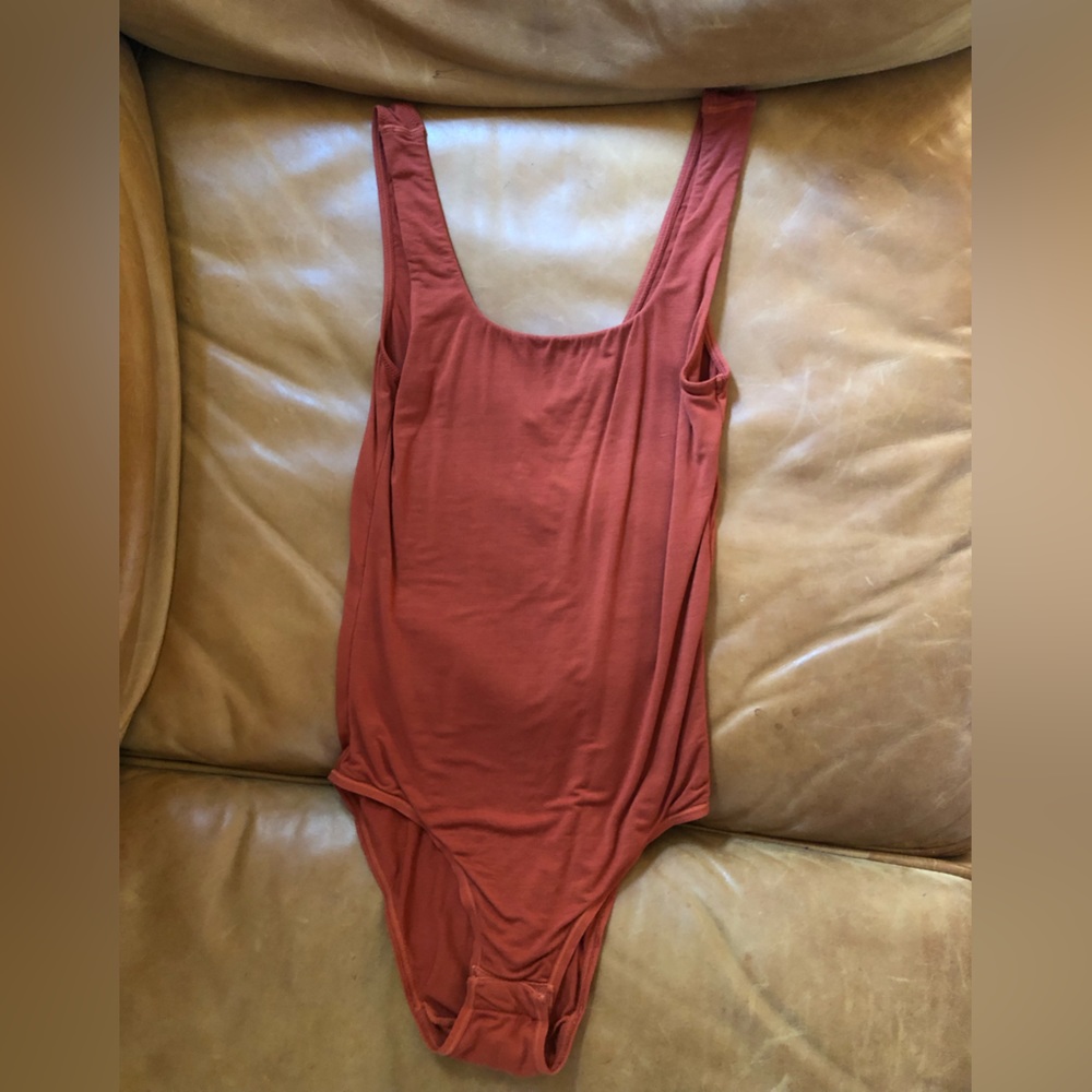 Lively bodysuit size small ⭐️
